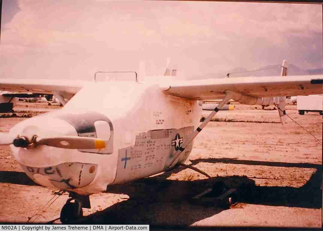 N902A, 1968 Cessna O-2A Super Skymaster C/N 337M-0161, 68-6872 in storage Davis Monthan AMARC Tucson AZ 1991
