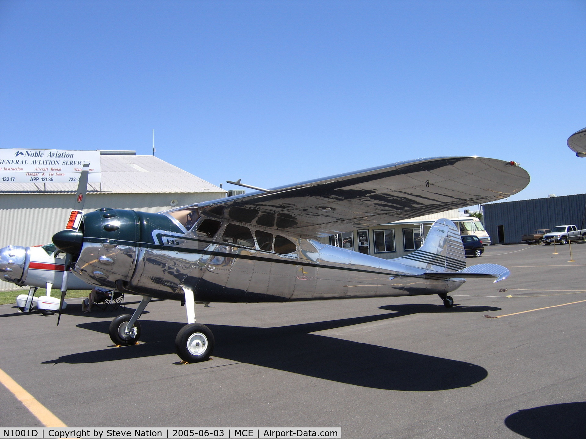 N1001D, 1950 Cessna 195A C/N 7609, Michael Bell's 1950 Cessna 195A at Merced, CA