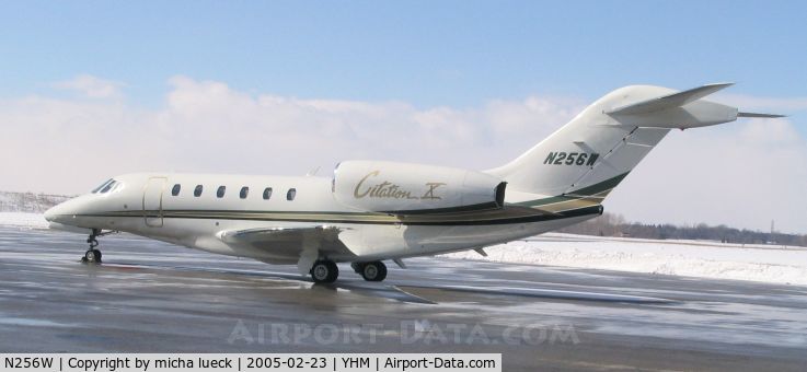 N256W, 2003 Cessna 750 Citation X C/N 750-0221, A cold morning in Hamilton...