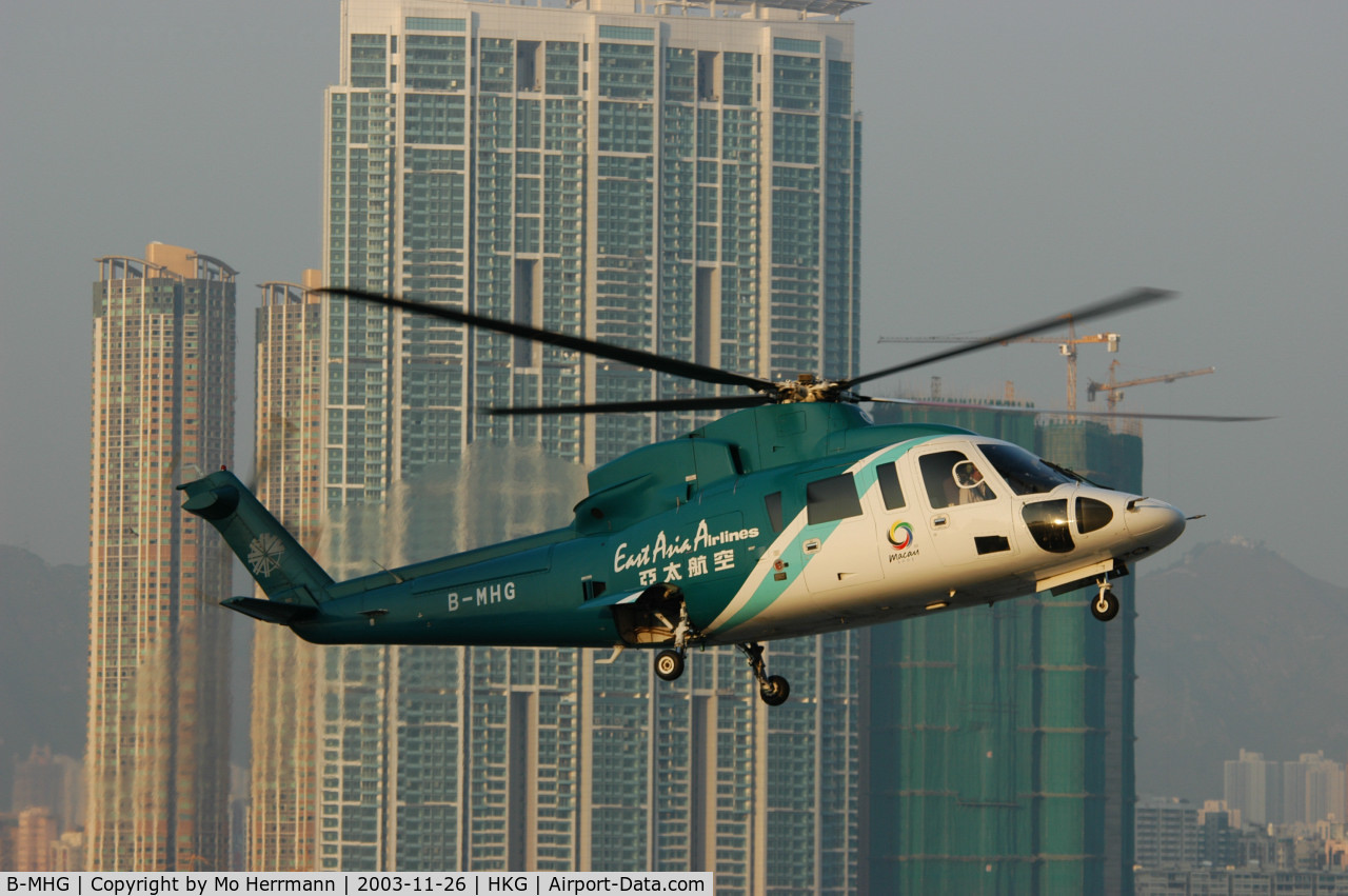 B-MHG, 1997 Sikorsky S-76B C/N 760465, East Asia Airlines operates Sikorsky Helicopters between the two financial places Hong Kong and Macau