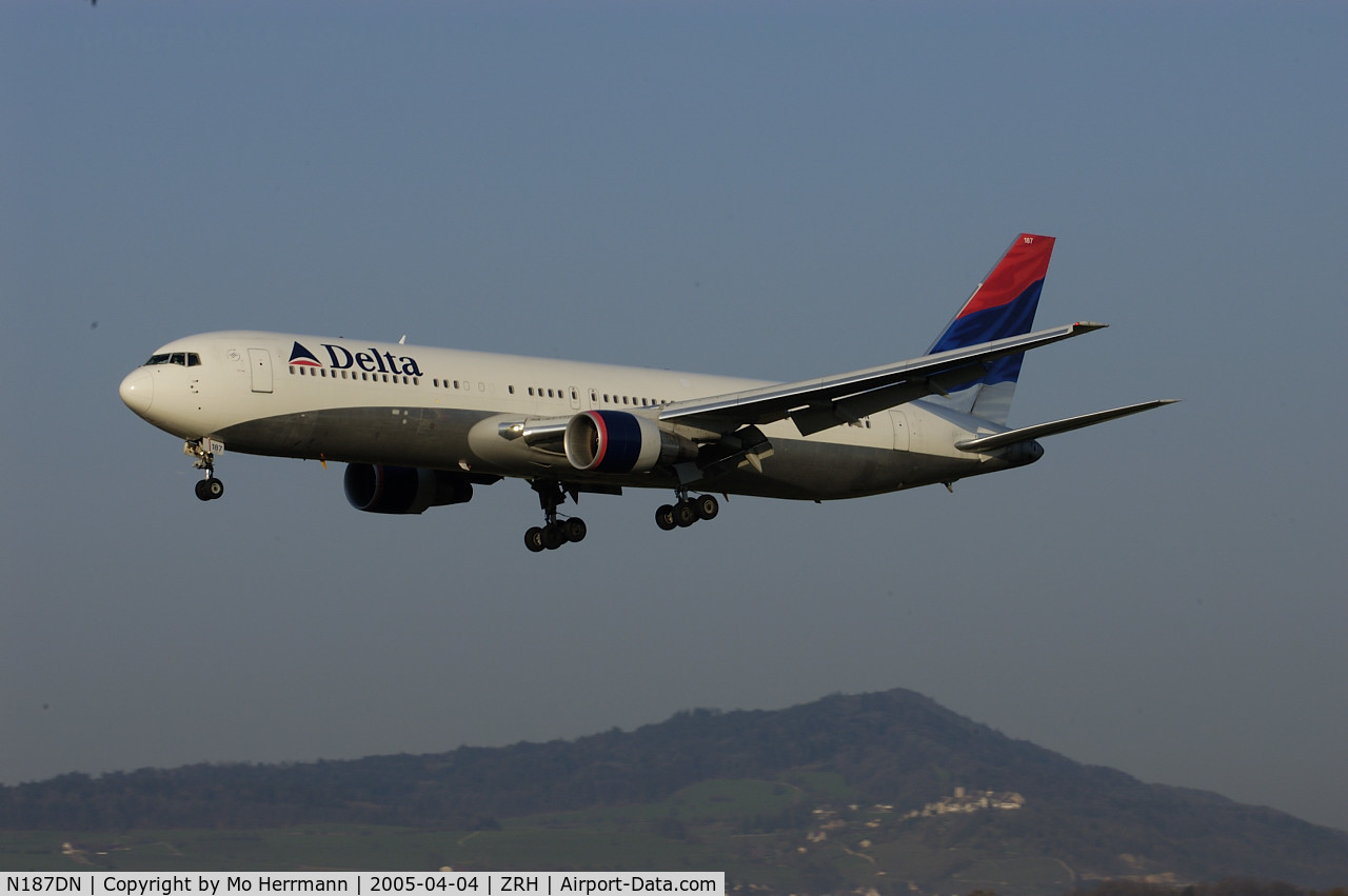 N187DN, 1996 Boeing 767-332/ER C/N 27582, Delta Airlines at Zurich