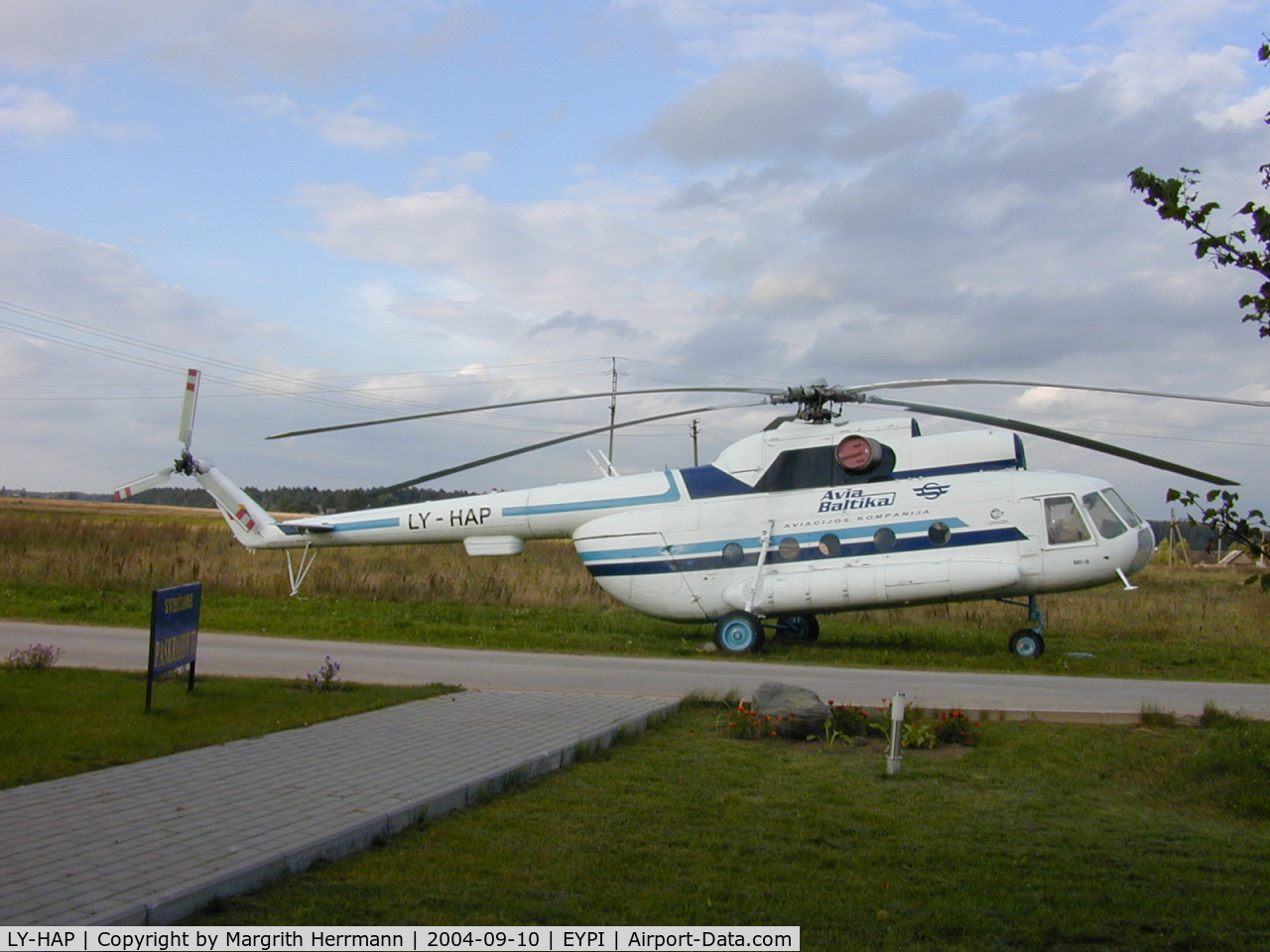 LY-HAP, Mil Mi-8T C/N 22613, Avia Baltika at Istra