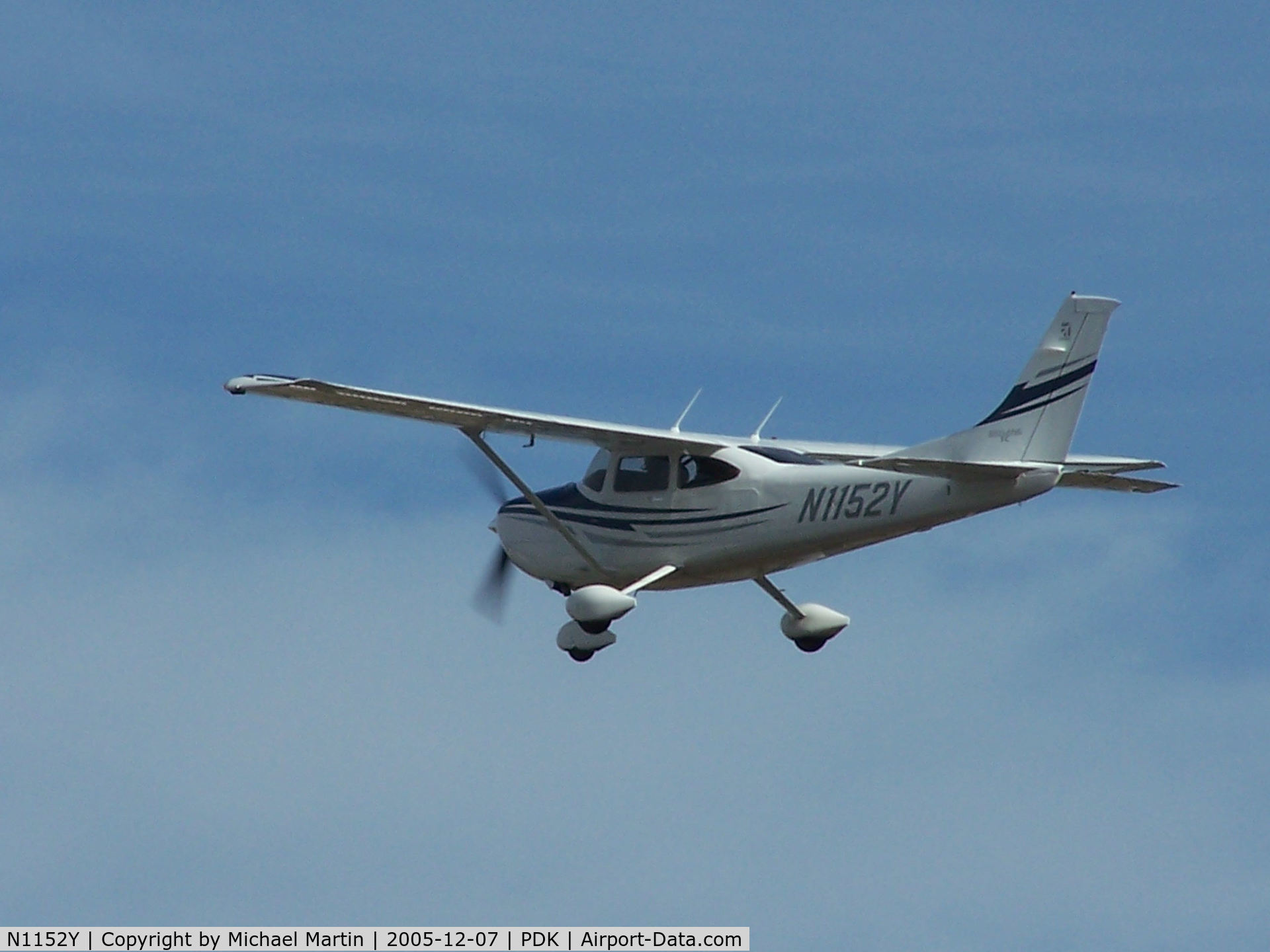 N1152Y, 2005 Cessna T182T Turbo Skylane C/N T18208415, N1152Y in flight from PDK