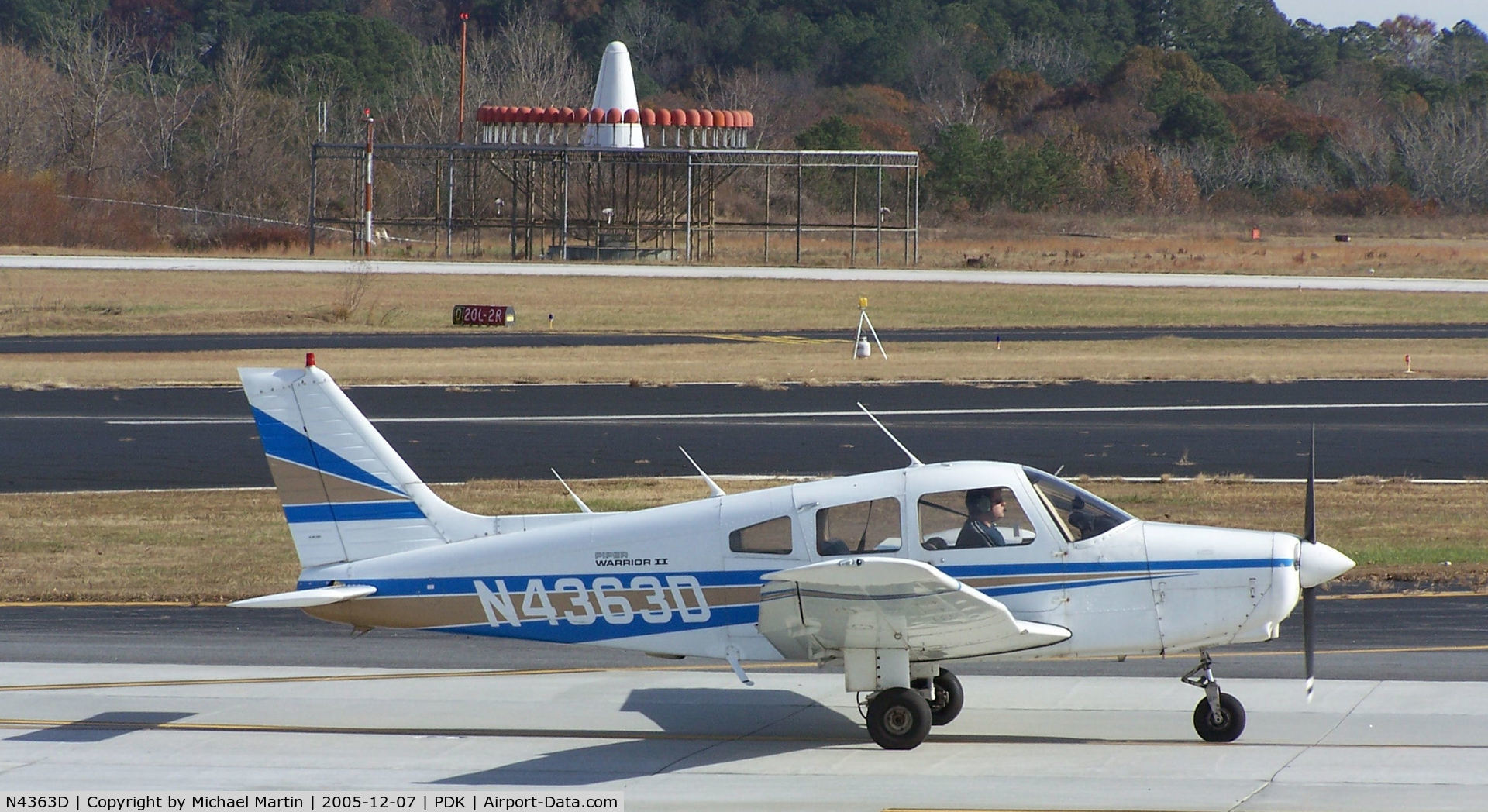 N4363D, 1984 Piper PA-28-161 C/N 28-8416098, Taxing to Runway 2R