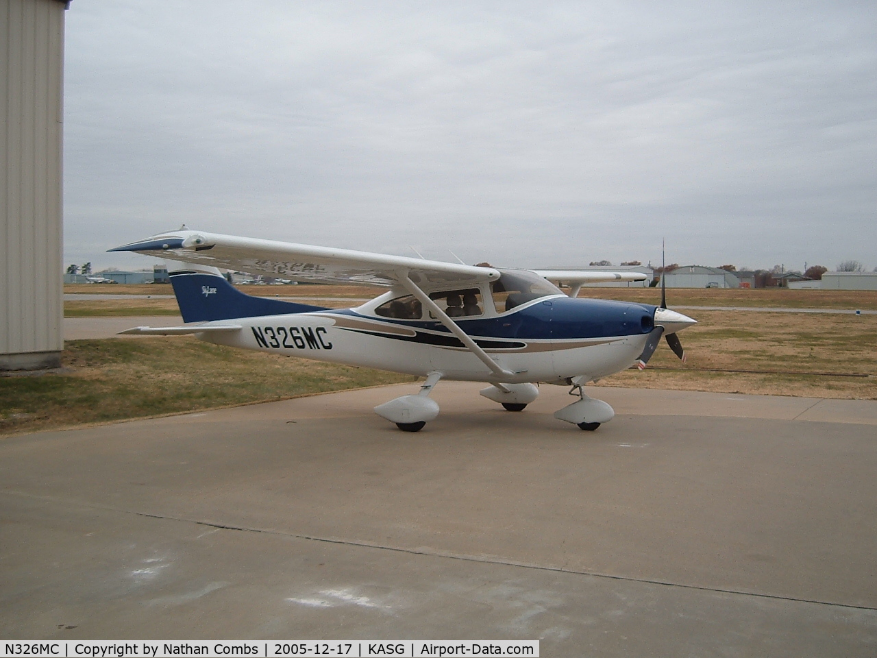 N326MC, 2004 Cessna 182T Skylane C/N 18281326, A new C-182. This aircraft has a 