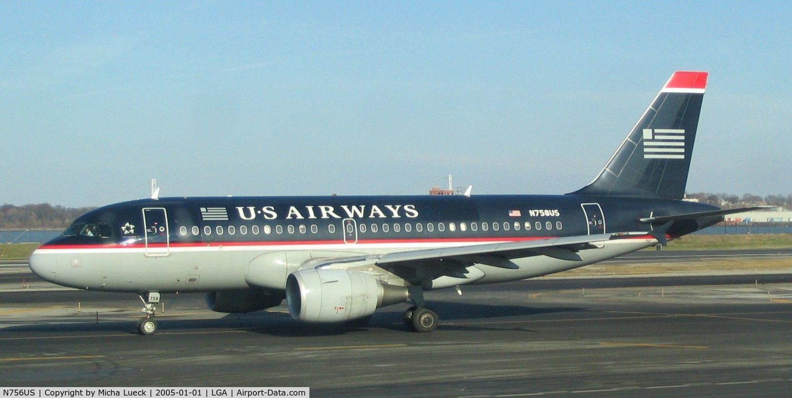 N756US, 2000 Airbus A319-112 C/N 1340, New Year's Day in New York City