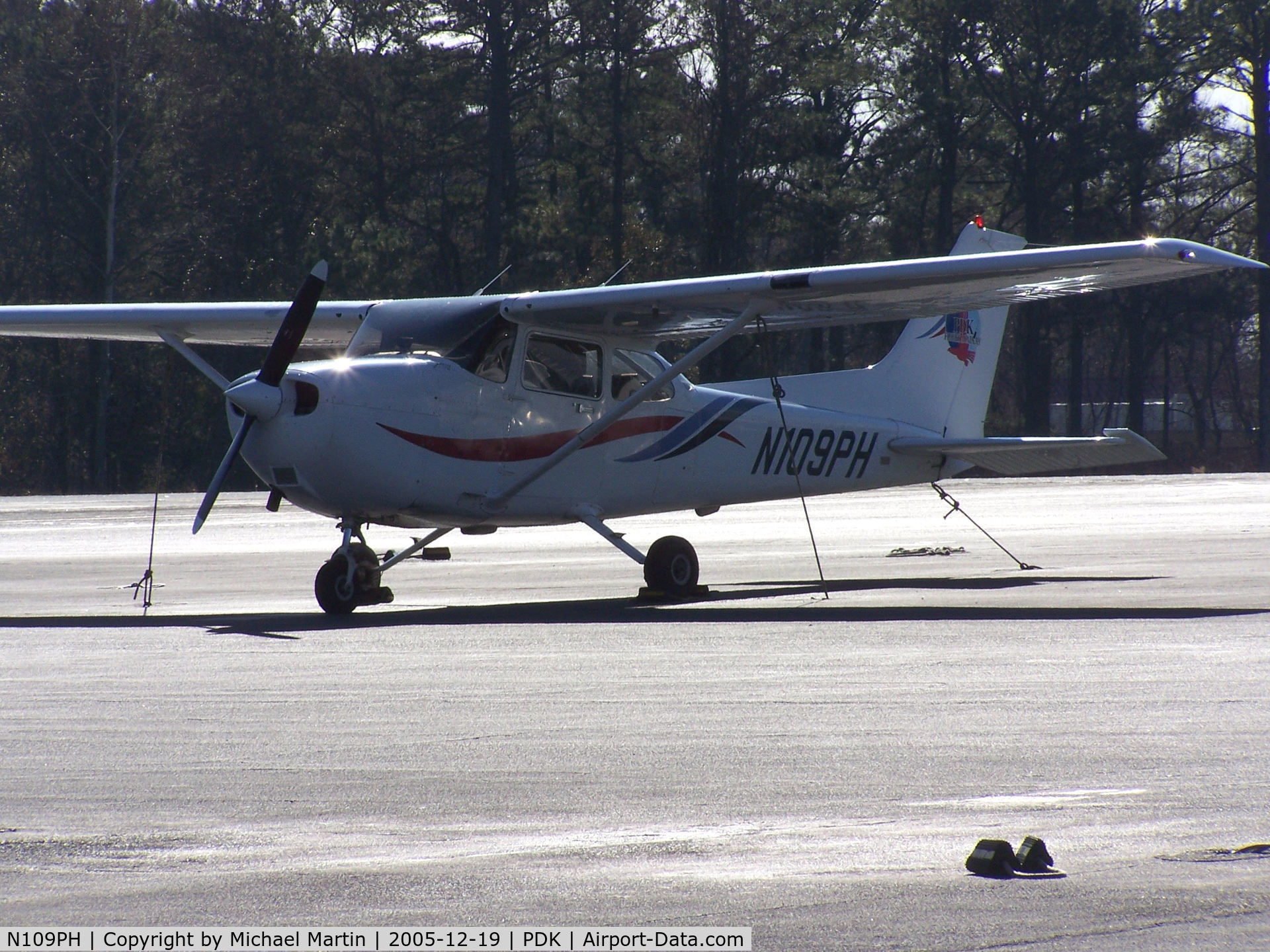 N109PH, 1999 Cessna 172R C/N 17280802, On tiedow at PDK