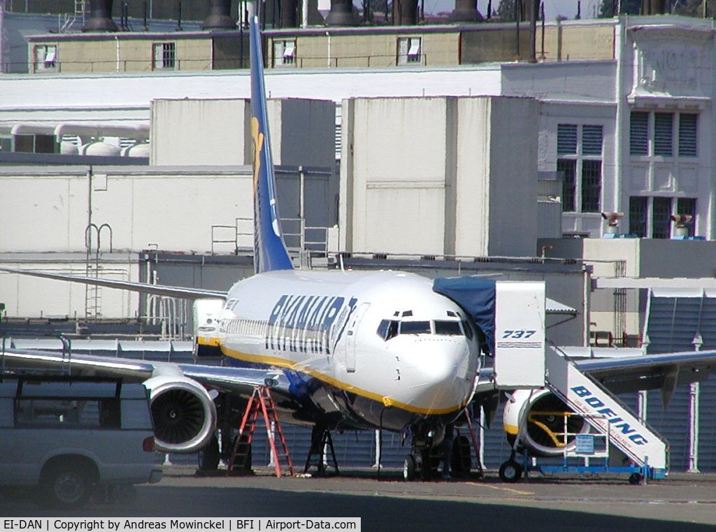 EI-DAN, 2003 Boeing 737-8AS C/N 33549, Ryanair 737 at Boeing Field