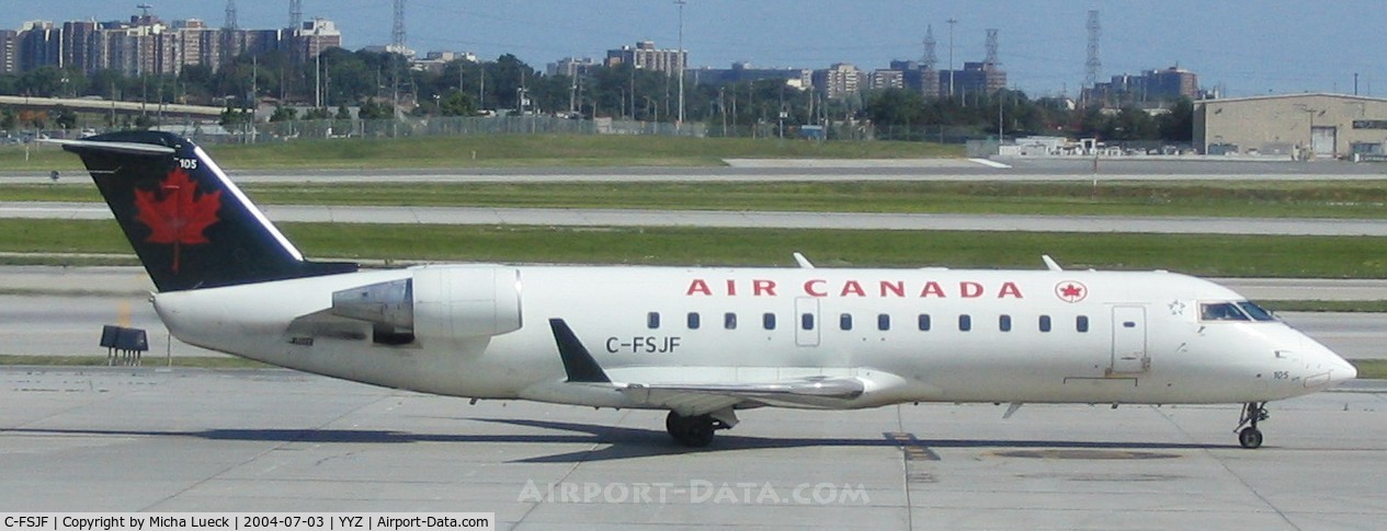 C-FSJF, 1994 Canadair CRJ-100ER (CL-600-2B19) C/N 7054, Taxxing for the runway at Pearson International