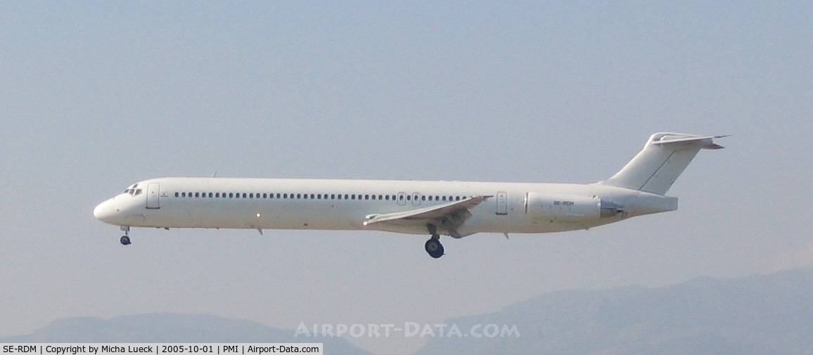 SE-RDM, 1987 McDonnell Douglas MD-83 (DC-9-83) C/N 49662, On short finals at Palma de Mallorca