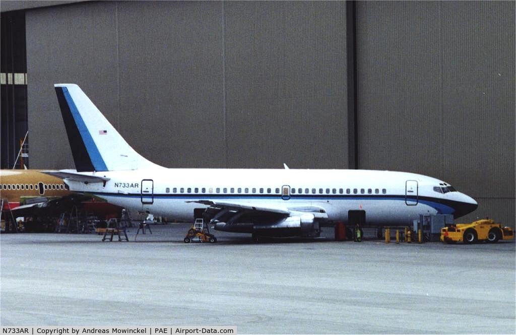 N733AR, 1986 Boeing 737-205 C/N 23466, ARCO Boeing 737 at Paine Field Airport, later changed to N733AP