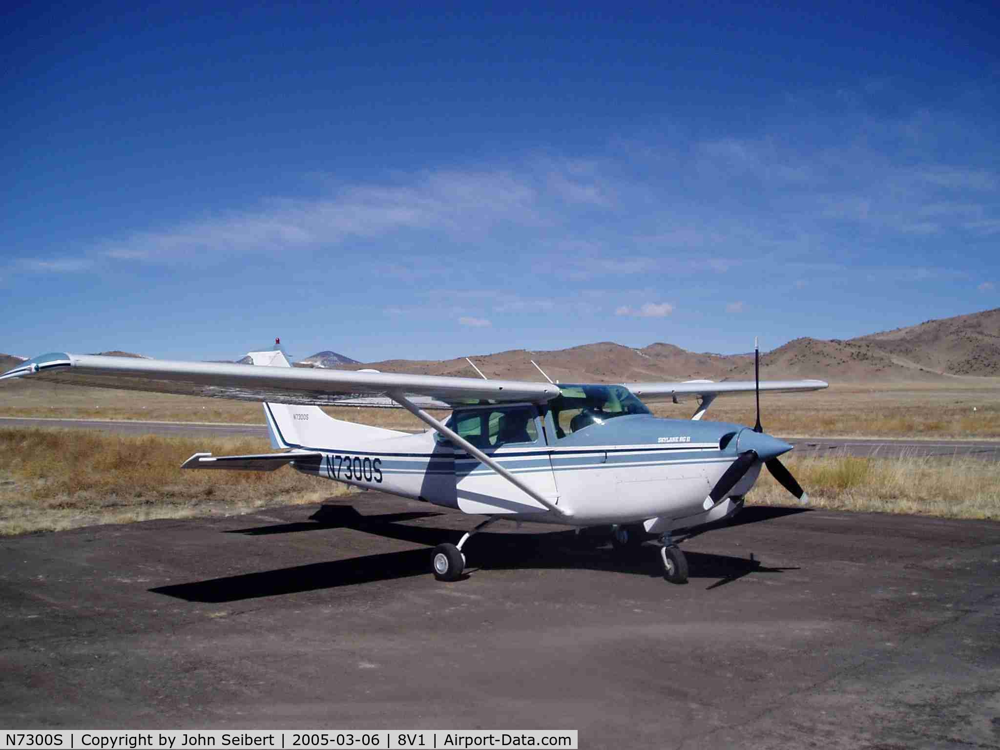 N7300S, 1981 Cessna TR182 Turbo Skylane RG C/N R18201702, 7300S at Del Norte