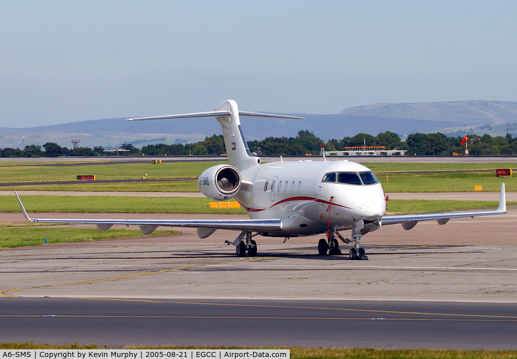 A6-SMS, 2004 Bombardier Challenger 300 (BD-100-1A10) C/N 20015, Top looking Challenger.