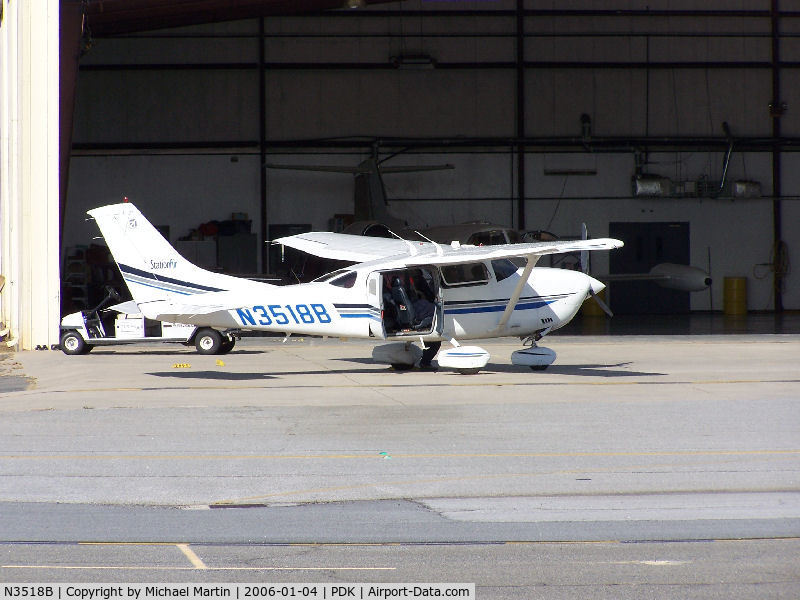 N3518B, 2001 Cessna 206H Stationair C/N 20608163, Observed at PDK