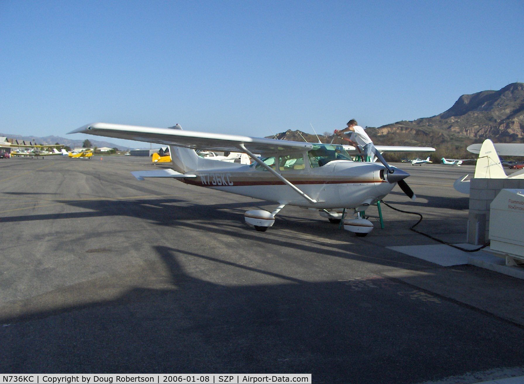 N736KC, 1977 Cessna R172K Hawk XP C/N R1722579, 1977 Cessna R172K, Continental IO-360 160 Hp, Refueling