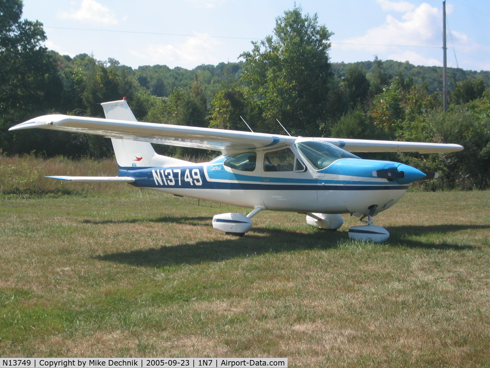 N13749, 1976 Cessna 177B Cardinal C/N 17702467, N13749 at Blairstown, NJ