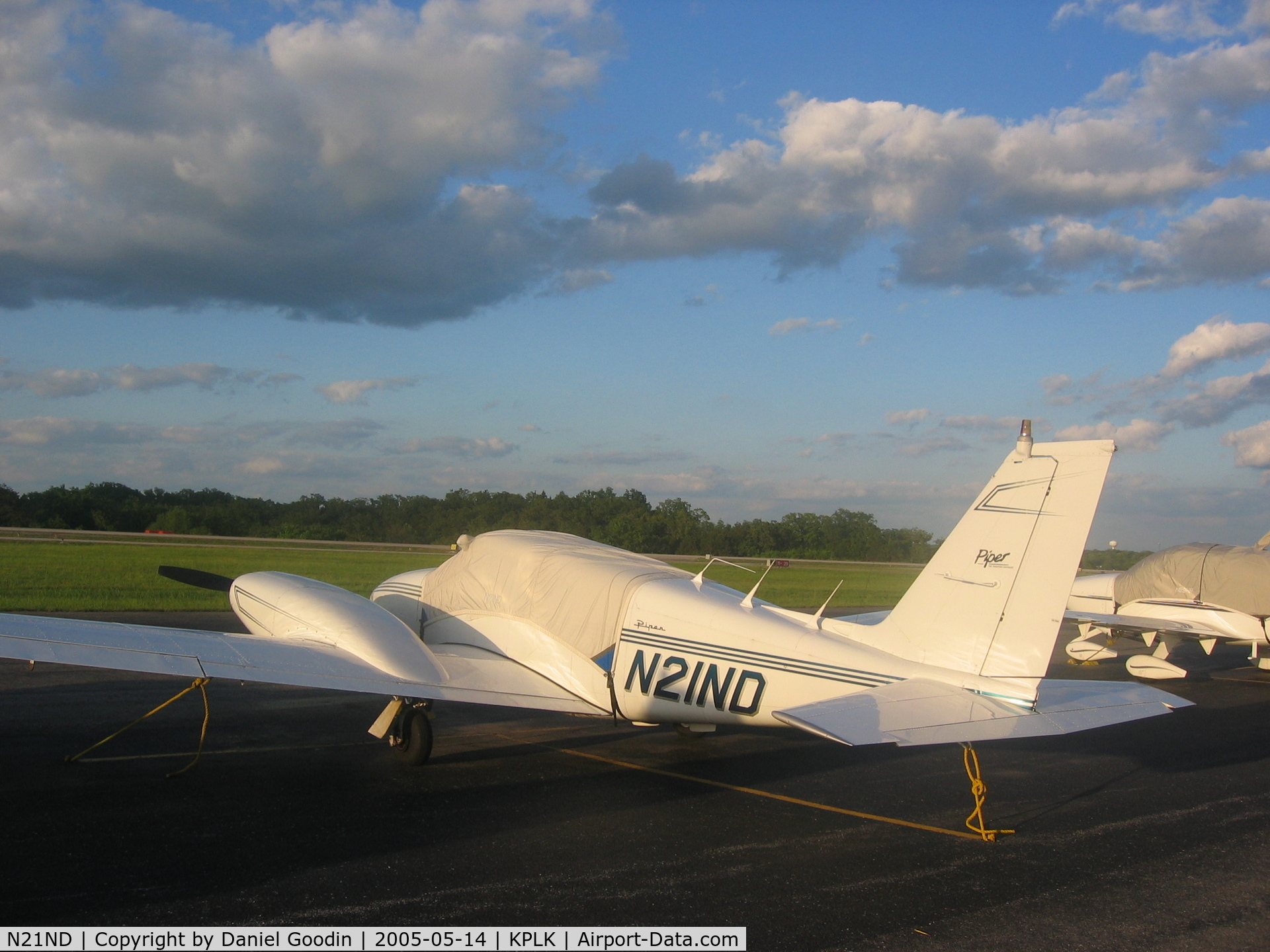 N21ND, 1963 Piper PA-30 Twin Comanche C/N 30-86, Tied down at Point Lookout, Missouri