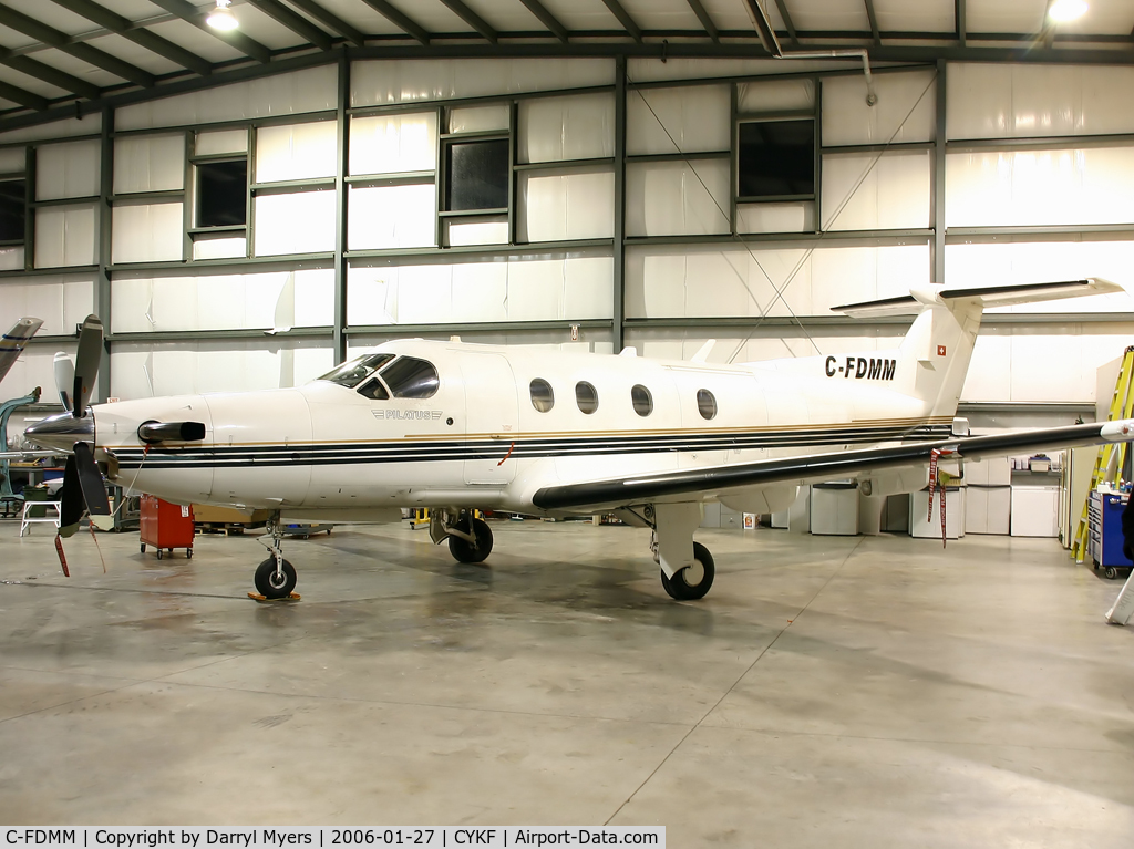 C-FDMM, 2000 Pilatus PC-12/45 C/N 361, Found in the AirSprint hanger awaiting its next flight