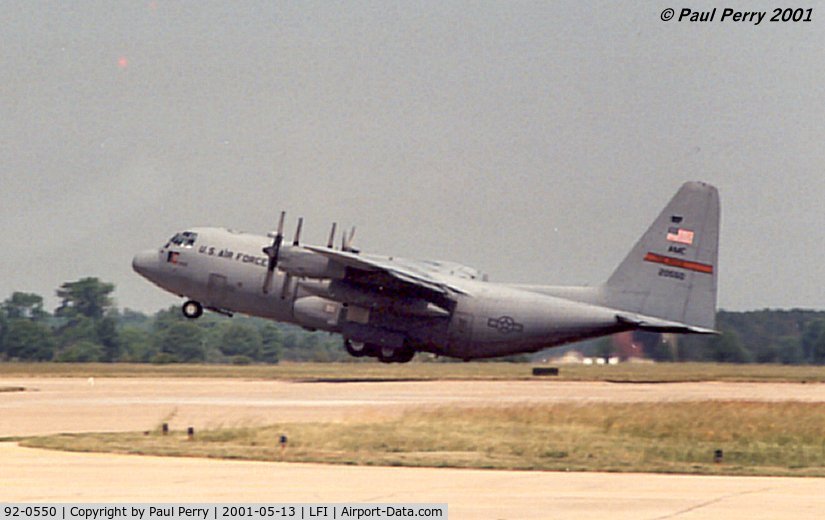 92-0550, 1992 Lockheed C-130H Hercules C/N 382-5321, Visiting C-130 gets airborne for the paradrop