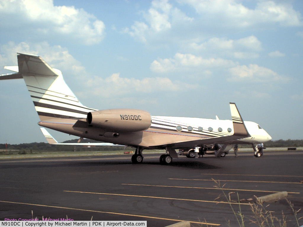 N910DC, 1998 Gulfstream Aerospace G-IV C/N 544, Parked at Mercury Air Center PDK
