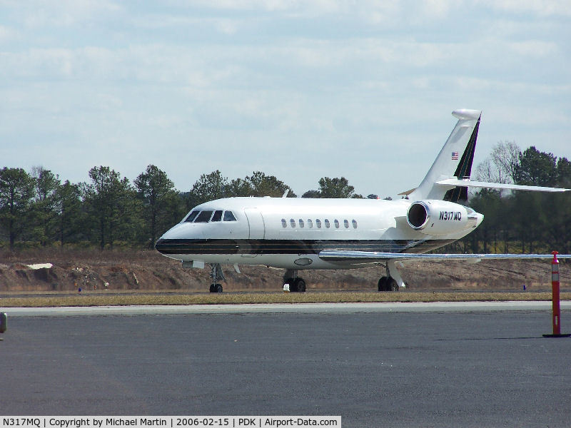 N317MQ, 2001 Dassault Falcon 2000 C/N 152, Taxing to Signature Air
