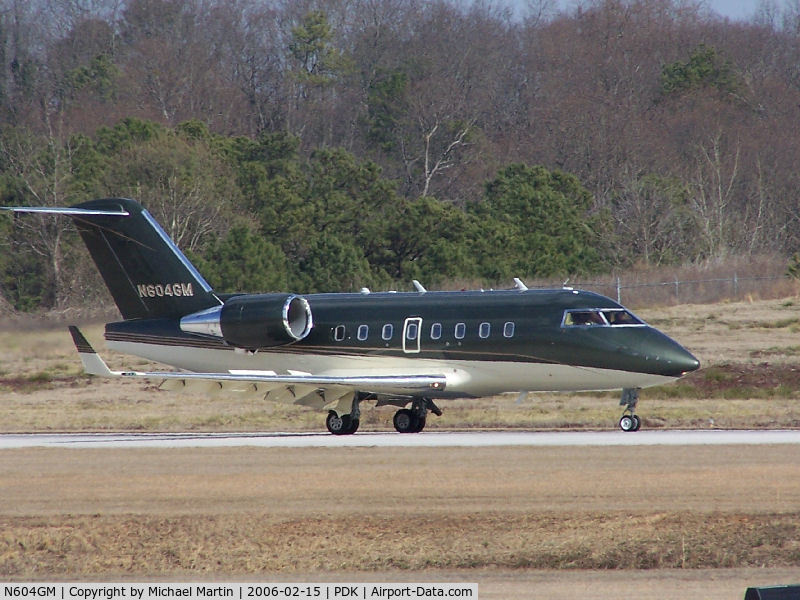 N604GM, 1998 Bombardier Challenger 604 (CL-600-2B16) C/N 5399, Landing PDK on 20L