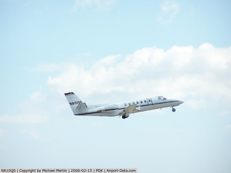 N810QS, 2002 Cessna 560 Citation Encore C/N 560-0625, Departing PDK - Starting to rotate gear.