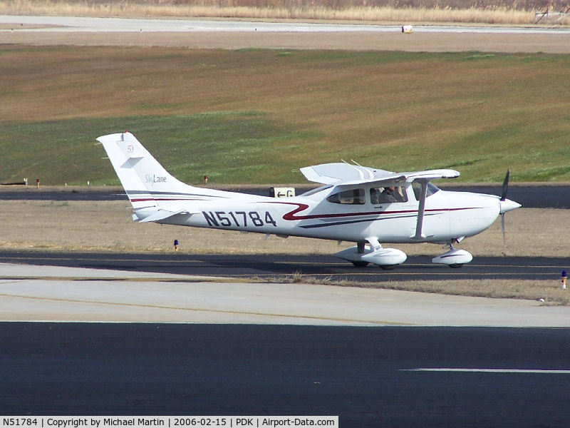 N51784, 2002 Cessna 182T Skylane C/N 18281097, Taxing to 20R