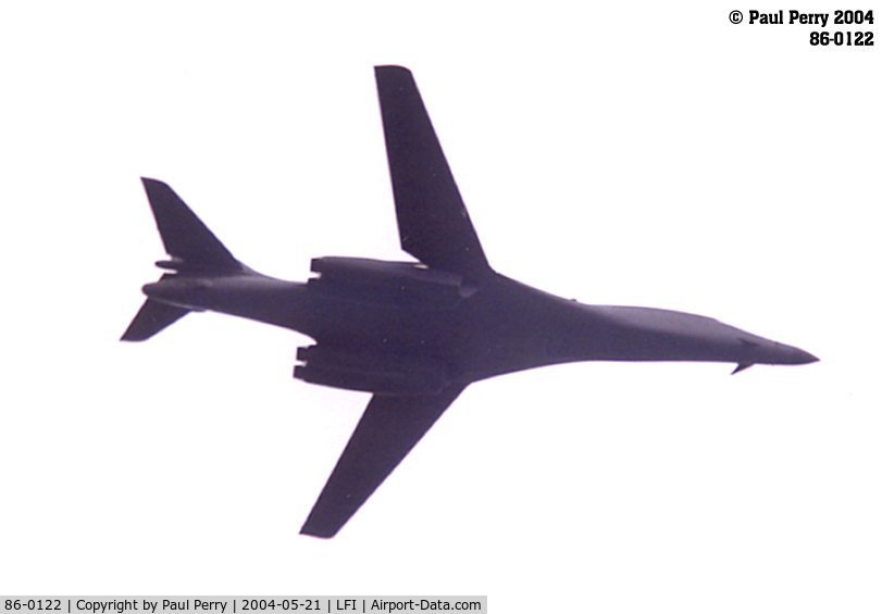 86-0122, 1986 Rockwell B-1B Lancer C/N 82, The Bone motoring out for her demo