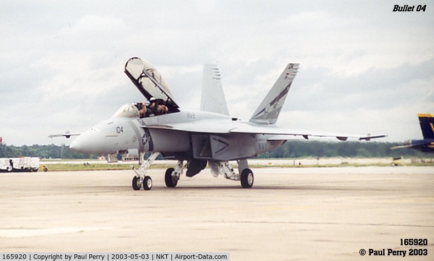 165920, Boeing F/A-18F Super Hornet C/N F066, The Bounty Hunters' demo pilot comes back to the ramp