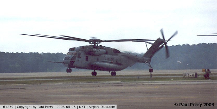 161259, Sikorsky CH-53E Super Stallion C/N 65-431, CJ-05 touching down as gingerly as a CH-53E can.