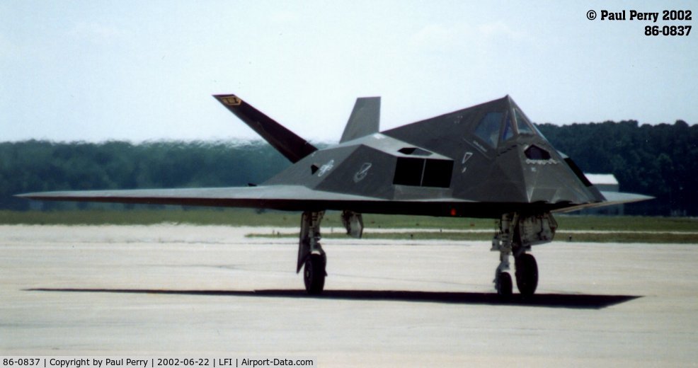 86-0837, 1986 Lockheed F-117A Nighthawk C/N A.4062, The Nighthawk returning to the crowd of proud taxpayers