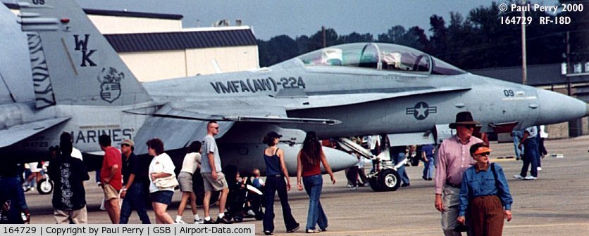 164729, McDonnell Douglas F/A-18D Hornet C/N 1183, On of the Bengal's recon birds, mired in the crowd