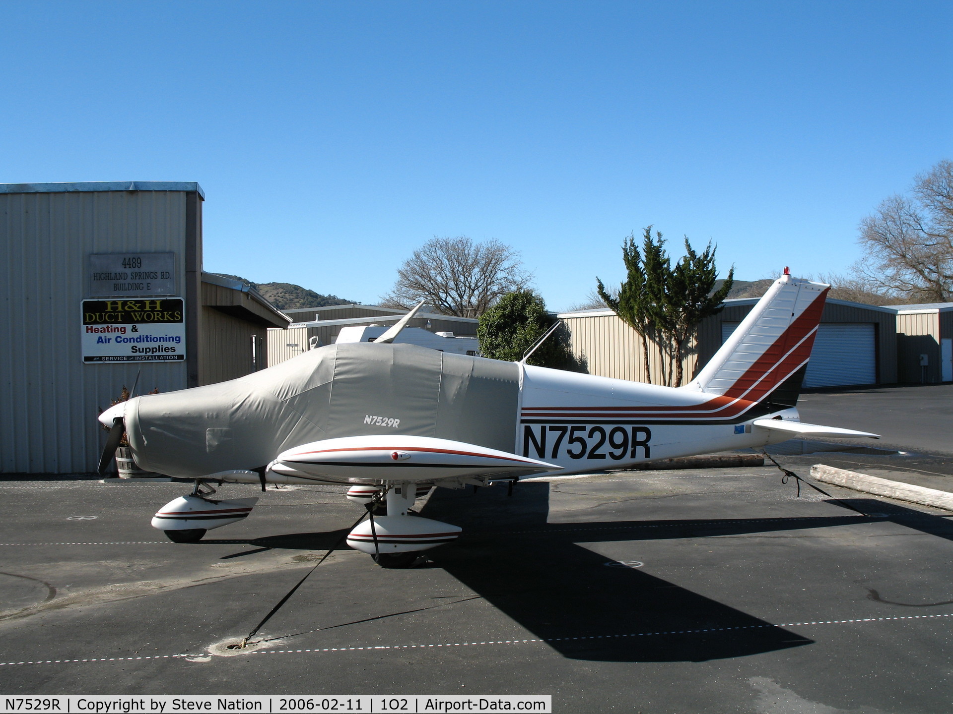 N7529R, 1966 Piper PA-28-140 C/N 28-22087, 1966 Piper PA-28-140 with half body cover at Lampson Field (Lakeport), CA