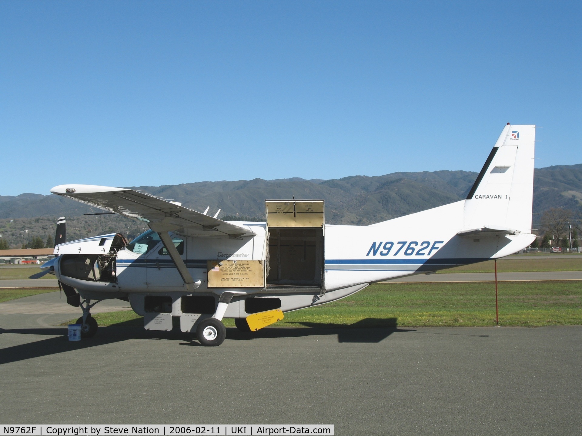 N9762F, 1990 Cessna 208 Caravan I C/N 20800181, Aero Leasing 1990 Cessna 208 Caravan I at Ukiah, CA