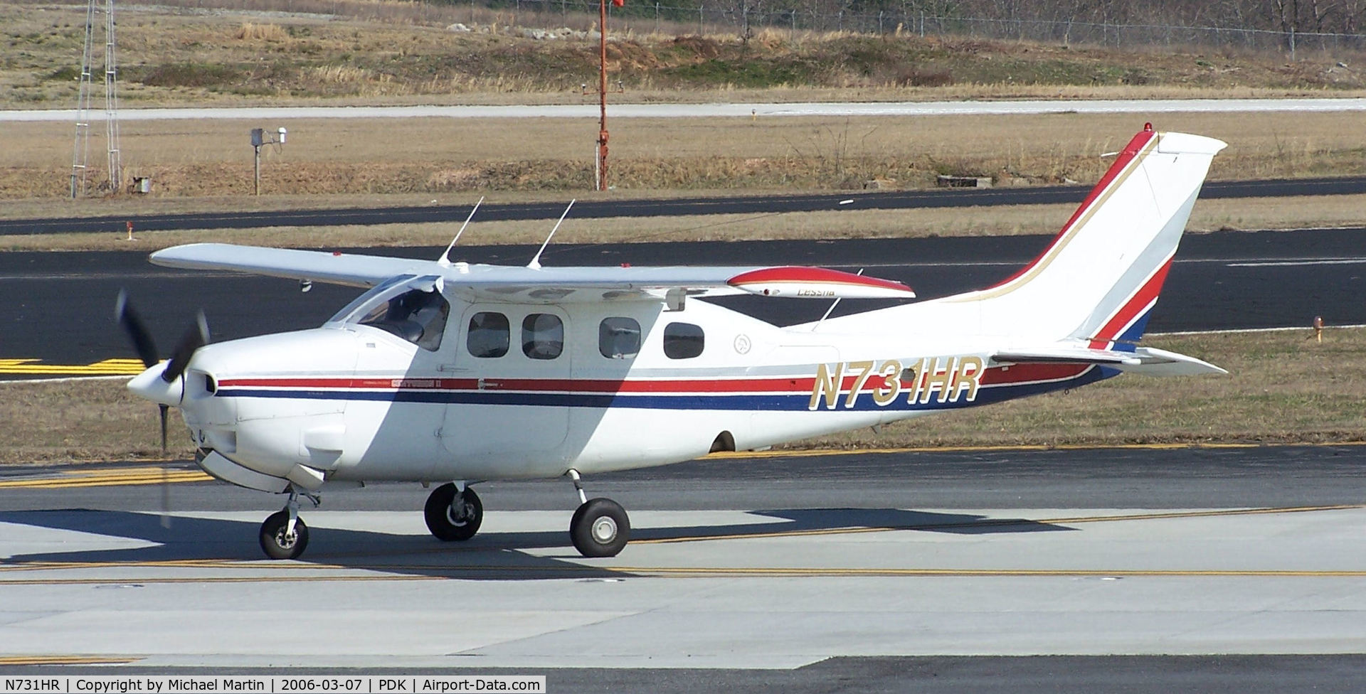 N731HR, 1980 Cessna P210N Pressurised Centurion C/N P21000464, Taxing to Runway 2R
