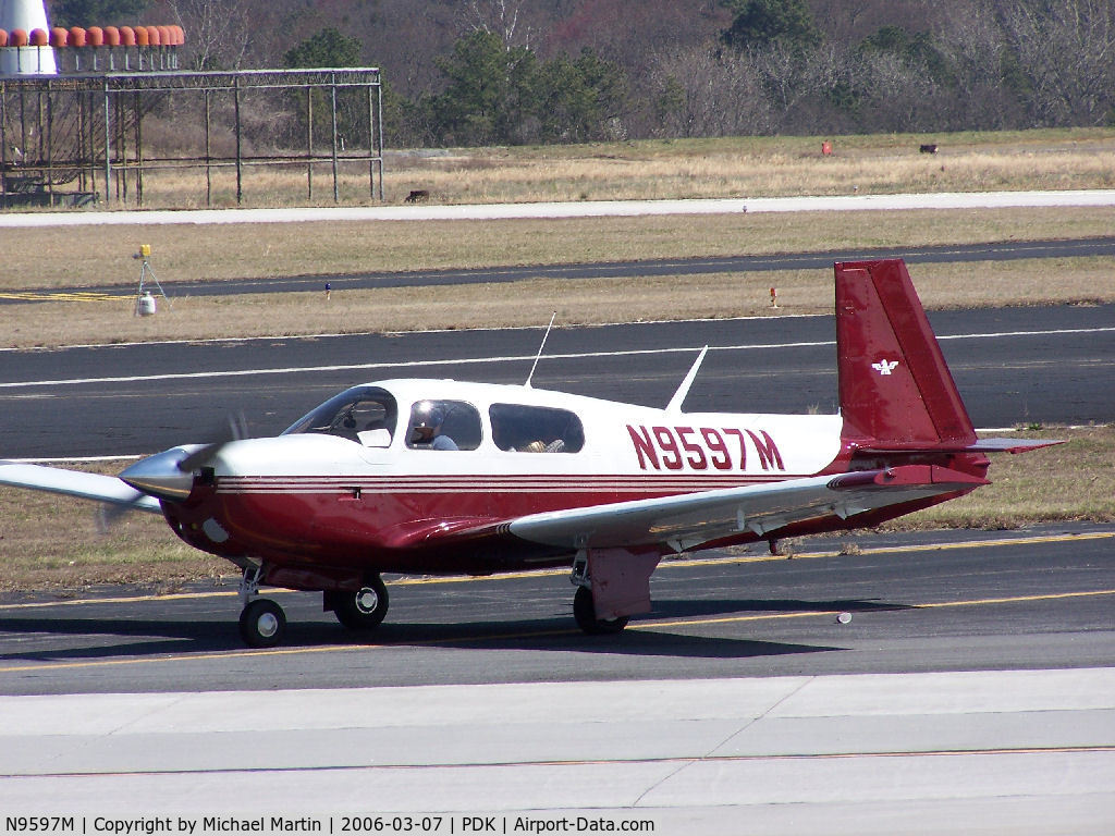 N9597M, 1966 Mooney M20F Executive C/N 670174, Taxing back from flight