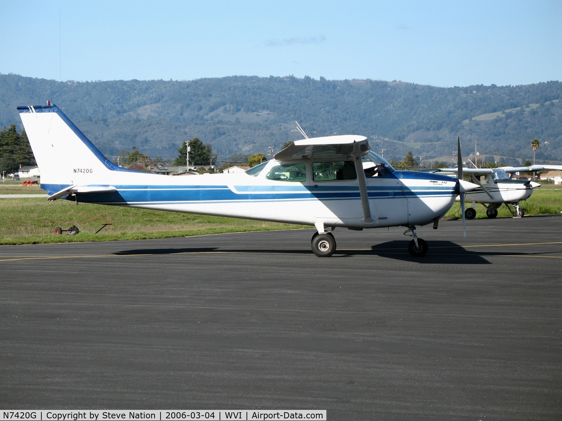 N7420G, 1970 Cessna 172K Skyhawk C/N 17259120, 1970 Cessna 172  taxying at Watsonville, CA