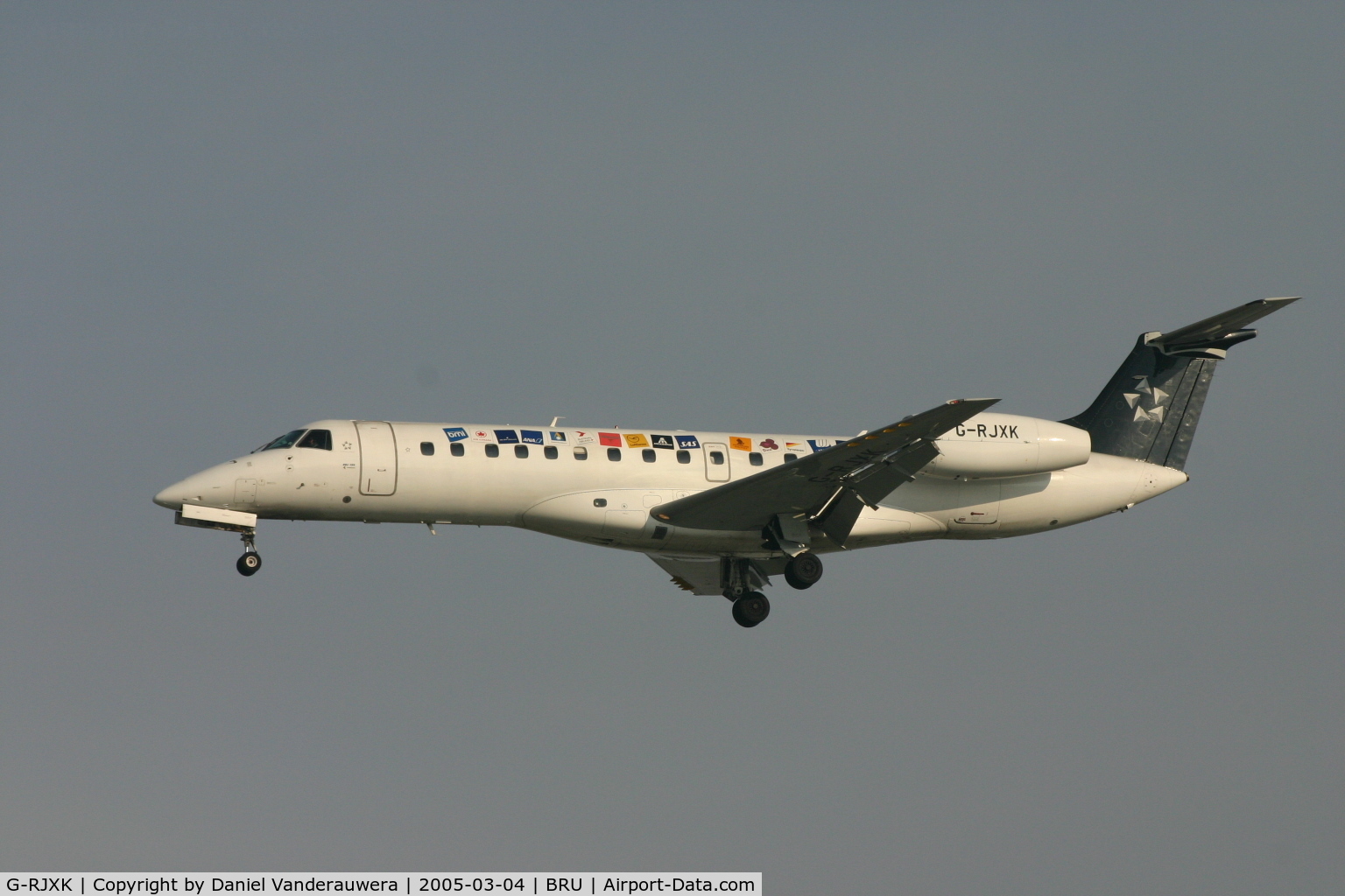 G-RJXK, 2001 Embraer ERJ-135ER (EMB-135ER) C/N 145494, short to land on 25L