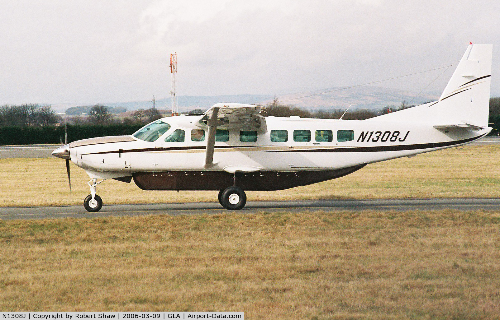 N1308J, 2005 Cessna 208B C/N 208B1163, Taxiing at Glasgow International Airport