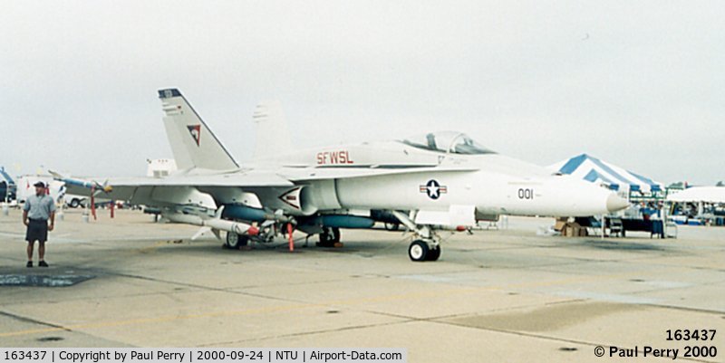 163437, 1987 McDonnell Douglas F/A-18C Hornet C/N 0637, F/A-18C from Strike Fighter Weapons School (Atlantic) showing a good loadout