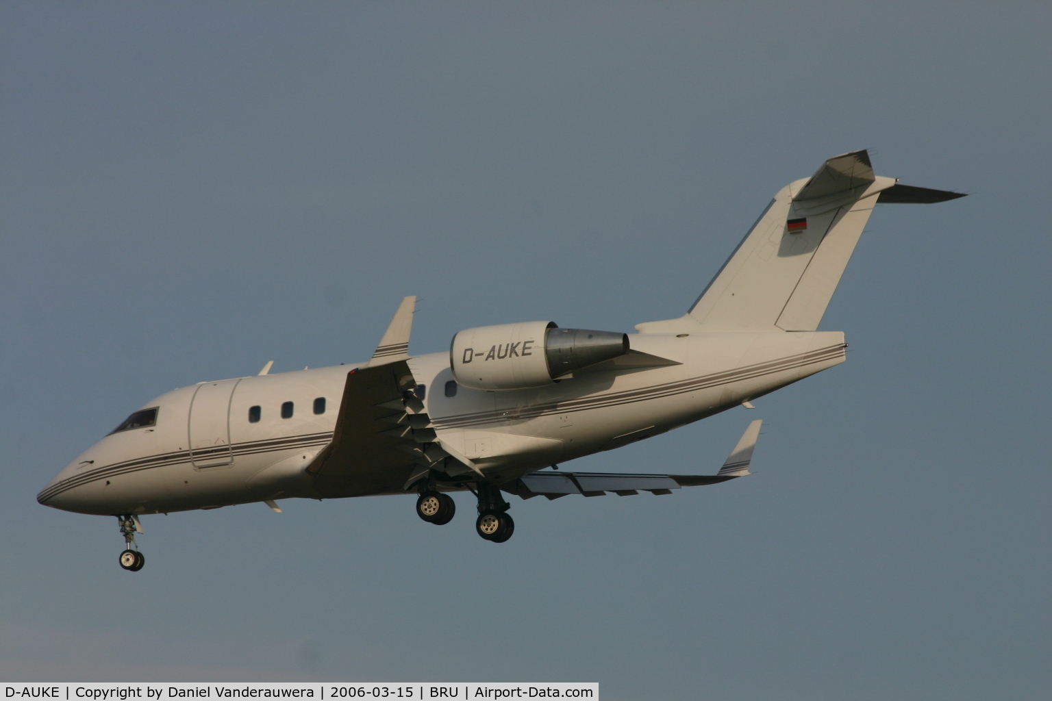 D-AUKE, 1998 Bombardier Challenger 604 (CL-600-2B16) C/N 5389, early arrival on rnw 25L
