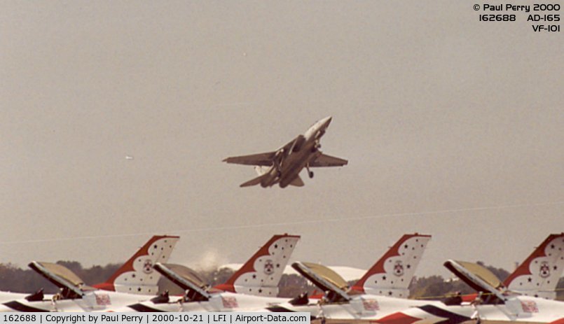 162688, Grumman F-14A Tomcat C/N 534, Bounding into the air for her demo, presented by the Grim Reapers
