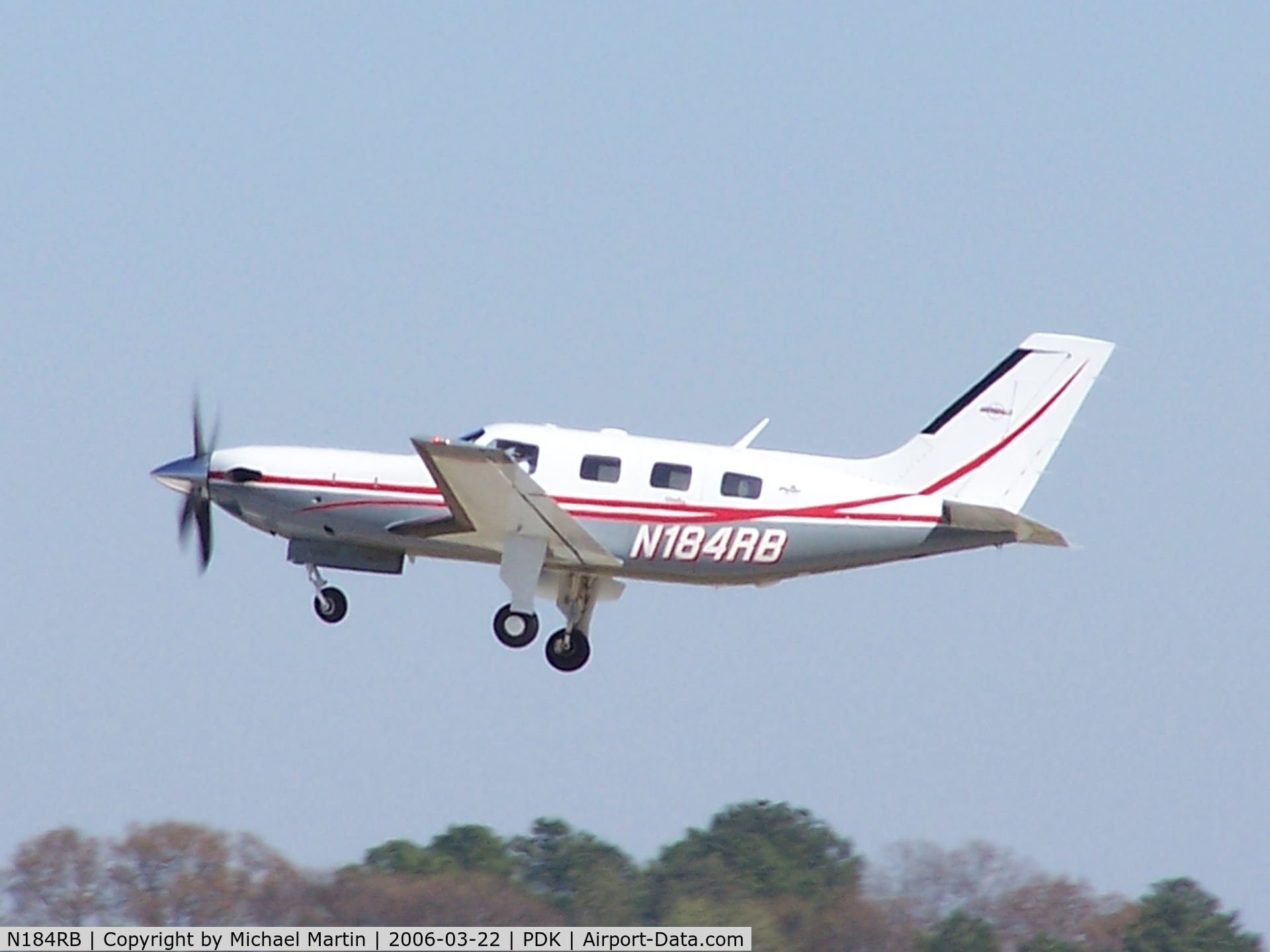 N184RB, 2001 Piper PA-46-500TP C/N 4697087, Departing PDK on 2R