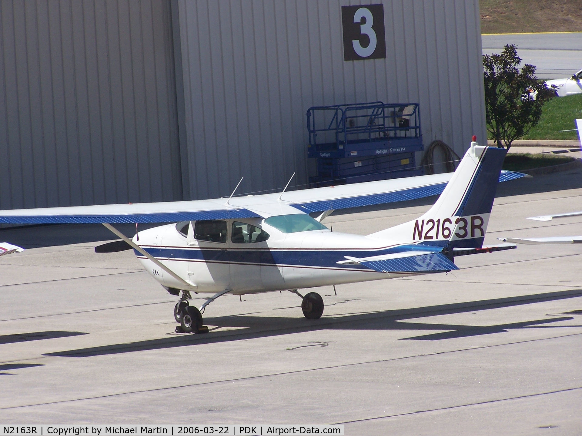 N2163R, 1964 Cessna 182G Skylane C/N 18255363, Tied down @ Epps