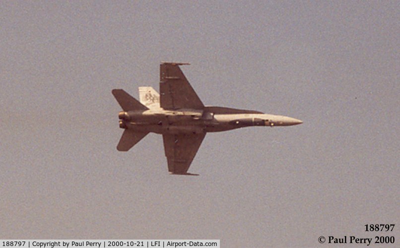 188797, 1987 McDonnell Douglas CF-188A Hornet C/N 0661/A540, Royal Canadian Air Force putting on a good show