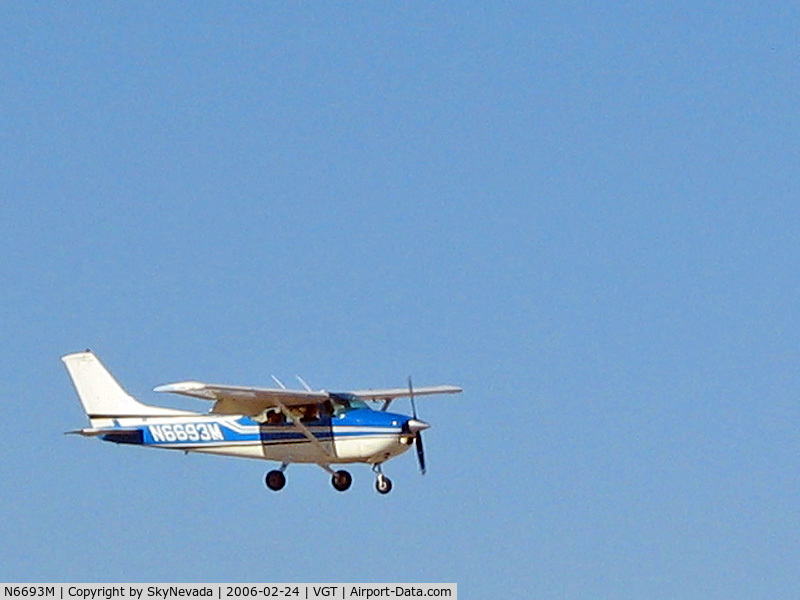 N6693M, 1975 Cessna 182P Skylane C/N 18263803, Arizona Cloudbusters / 1975 Cessna 182P - (Skylane)