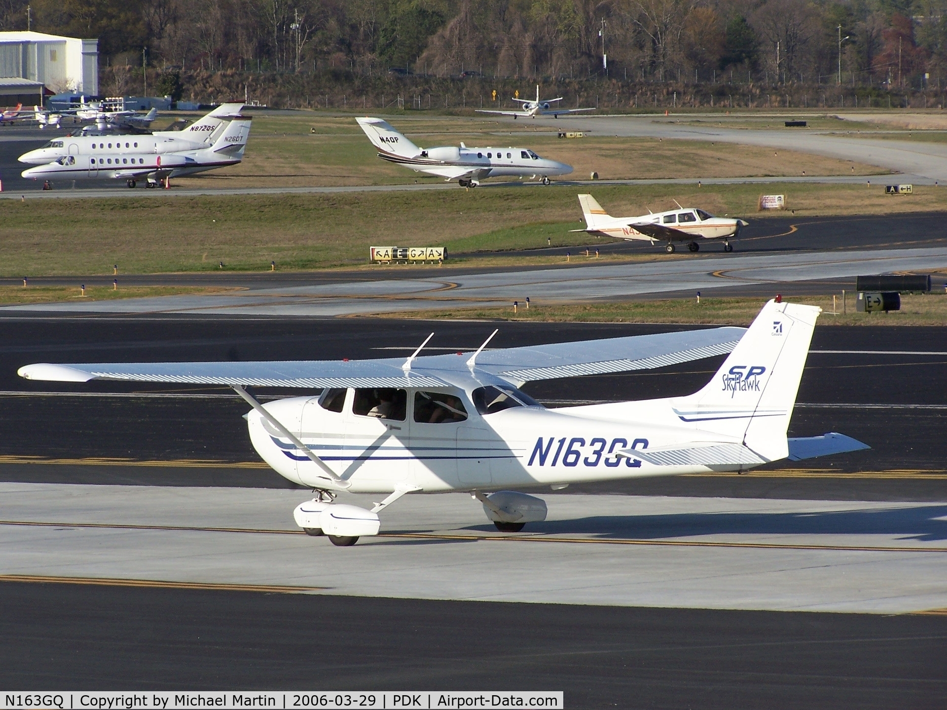 N163GQ, 2003 Cessna 172S C/N 172S9566, Taxing back from flight