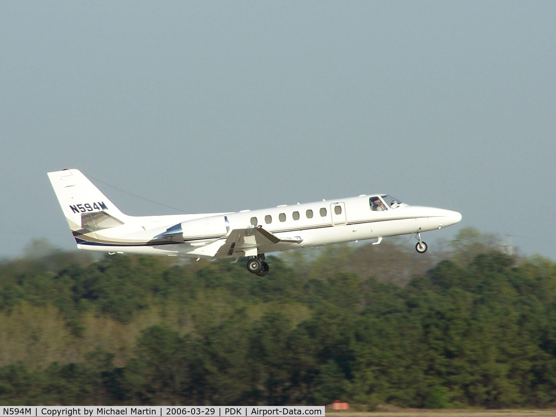 N594M, 1994 Cessna 560 Citation Ultra C/N 560-0279, Departing PDK - Gear Up!