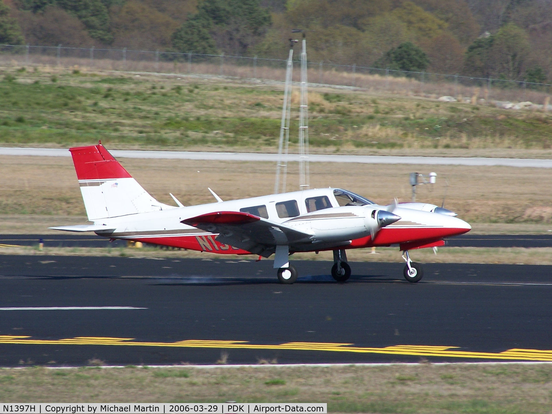 N1397H, Piper PA-34-200T C/N 34-7770124, Landing PDK on 20L